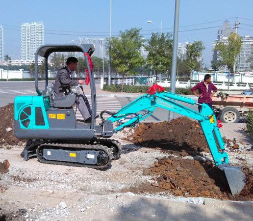 小型挖掘機(jī)保養(yǎng)